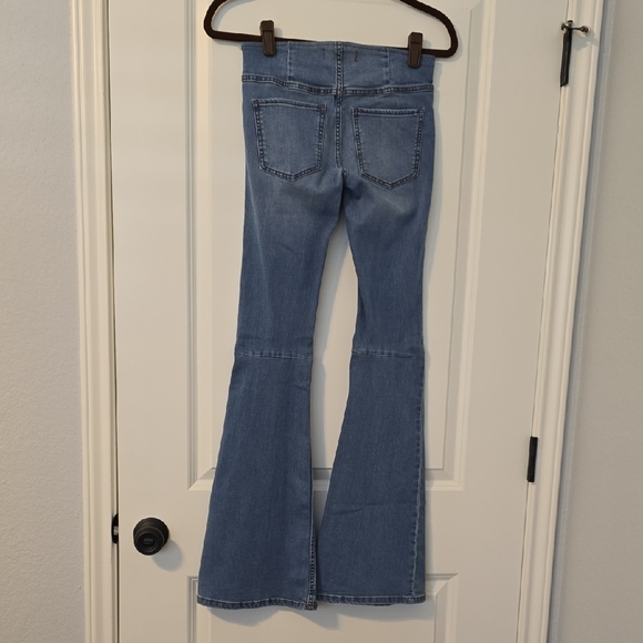Free People Penny Pull On Light Blue Flare Jeans. Size 24 EUC - Picture 9 of 15